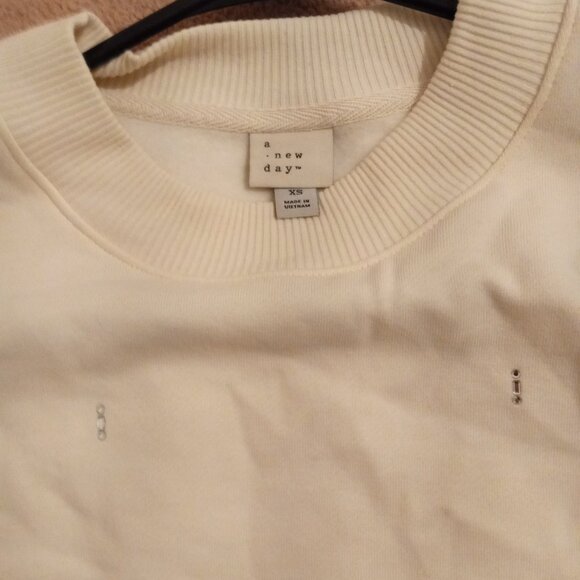 Sweater - Picture 3 of 3